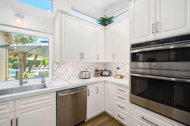 Building Photo - 76941 Coventry Cir