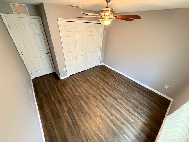 Building Photo - AWESOME 3/2 w/ office HOME in Deltona! You need to check this out!