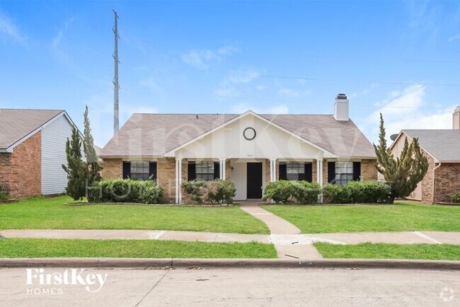 Building Photo - 1820 Culberson Dr