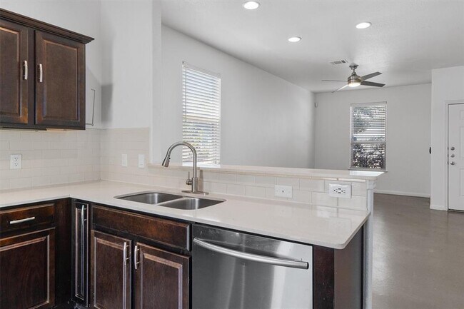 Building Photo - 5804 Loblolly Ln