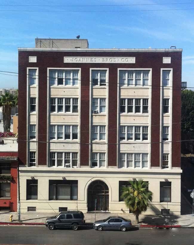 Primary Photo - 800-810 E Traction Ave