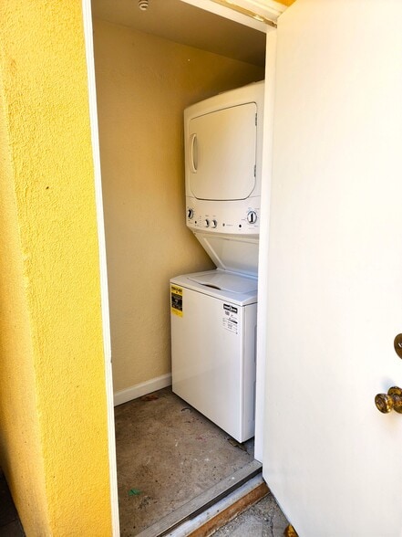 Building Photo - 3116 Colorado Ave