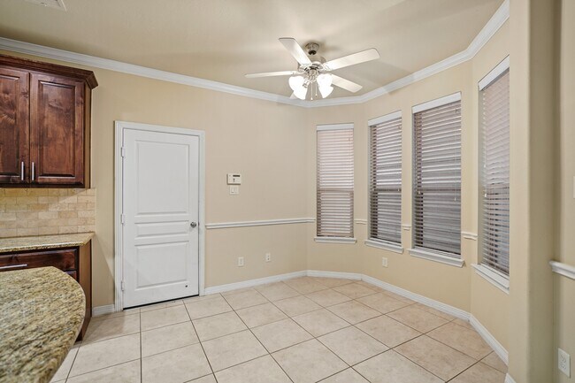 Building Photo - 1121 Beall Landing Ct