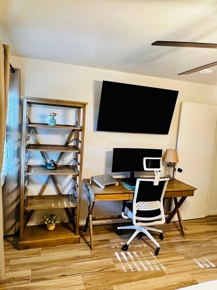 Guest Bedroom - 4201 E Camelback Rd