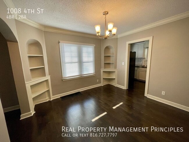 Building Photo - 1008 S 4 St