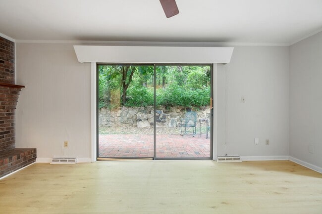 Building Photo - Chapel Hill Ranch Lakeshore community