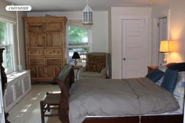 Building Photo - 101 Pantigo Rd