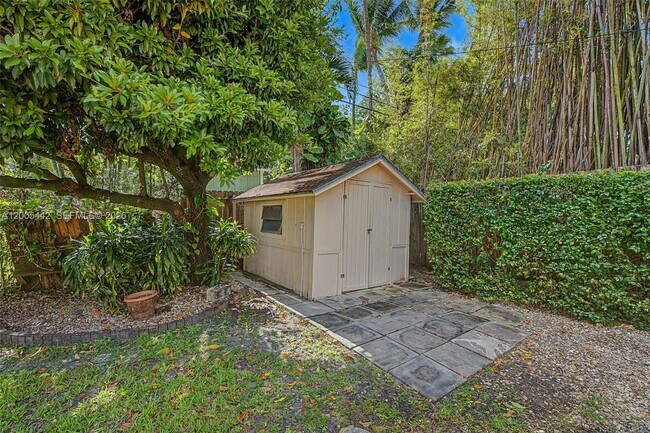 Building Photo - 8115 SW 63rd Pl