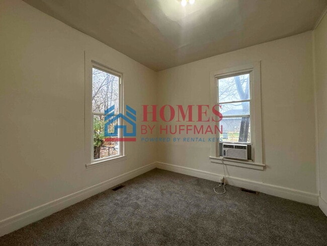 Building Photo - Three Bedroom House | Now Available