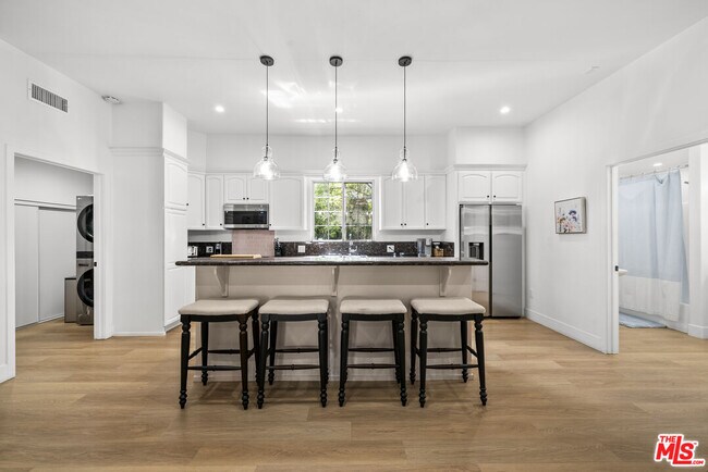 Building Photo - 5656 Penfield Ave