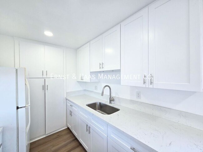 Building Photo - 4300 E 5th St