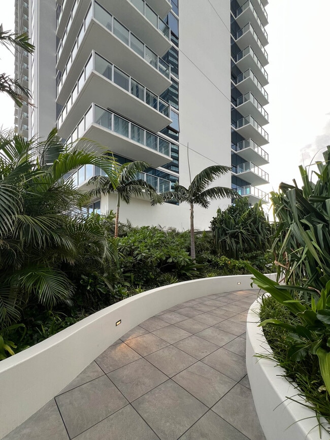 Building Photo - 1500 Rycroft St