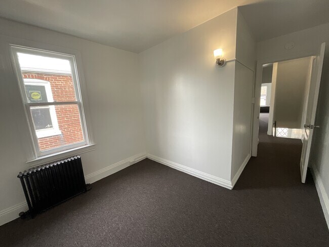 Building Photo - 730 W Mason Ave