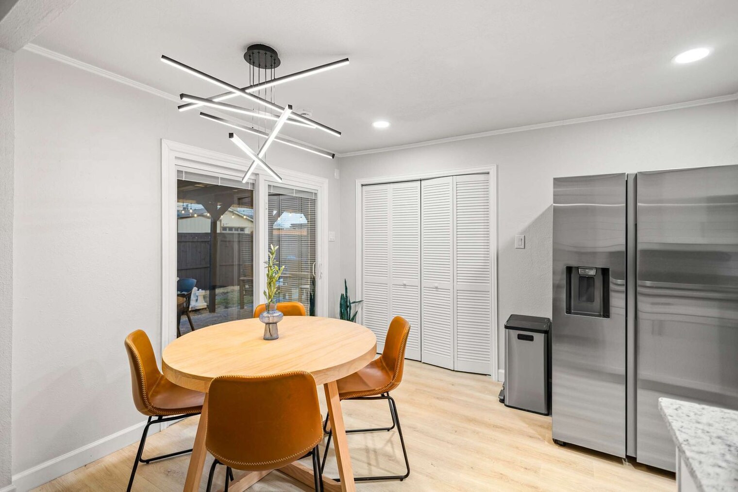 Building Photo - 3410 Country Club Dr