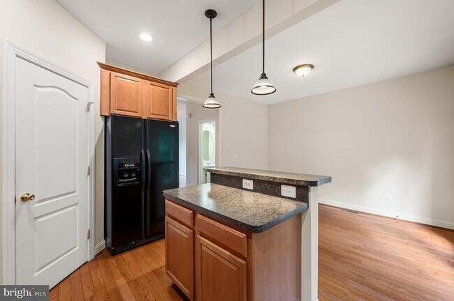 Primary Photo - 5209 Pan Tops Dr