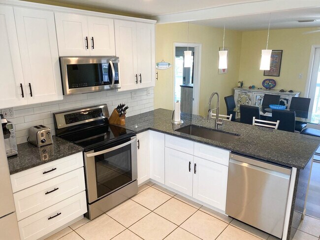 Building Photo - 1826 58th St S