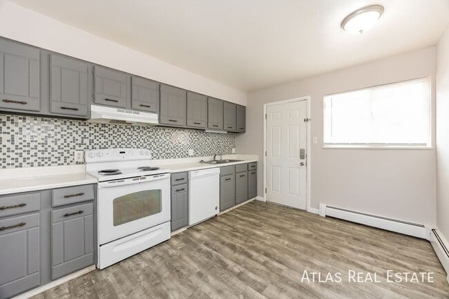 Building Photo - 2855 W Montebello-4