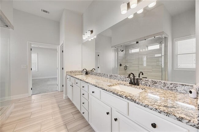 Building Photo - 130 Logan Pass Dr