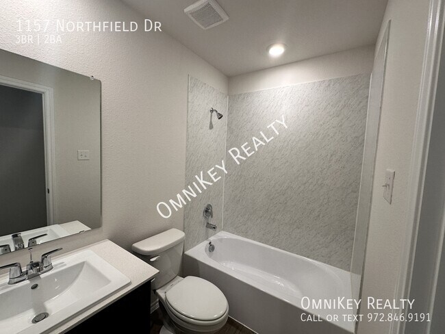 Building Photo - 1157 Northfield Dr