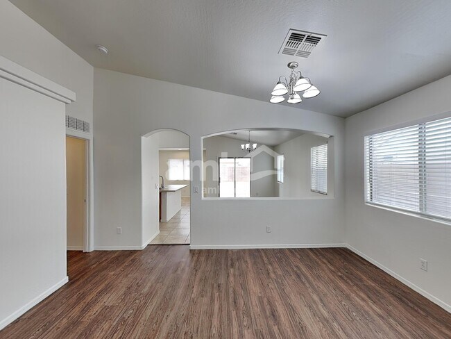 Building Photo - 10913 W Minnezona Ave