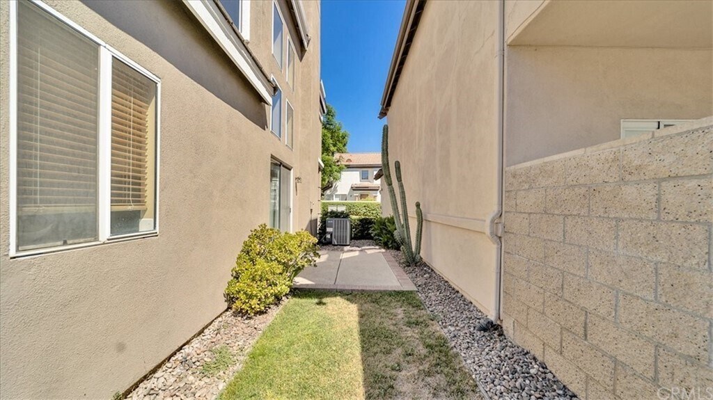 Building Photo - 28925 Cll Rivera