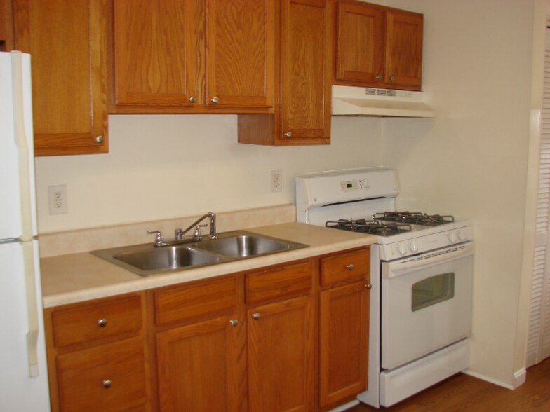 Primary Photo - 721 Main St