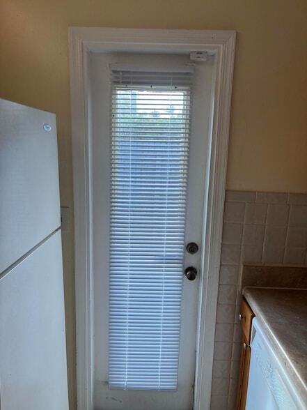 Building Photo - 233 Pine Terrace