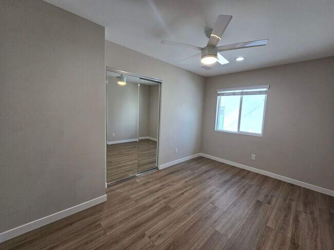 Building Photo - Newly Renovated 2023!! 4BD/2BA