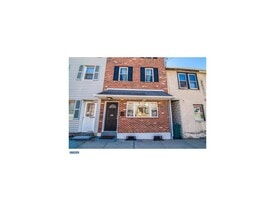 Building Photo - 703 E Hector St