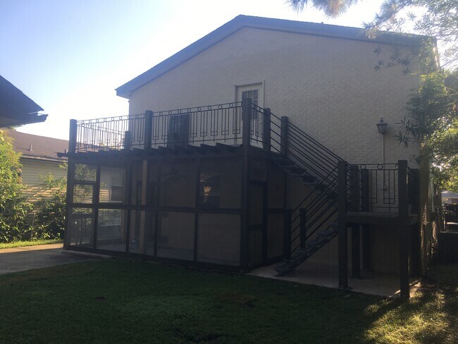 Building Photo - 930 Helios Ave