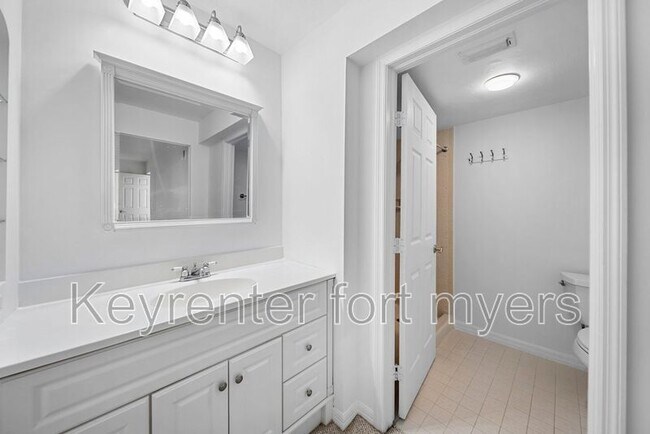 Building Photo - 3052 Kings Lake Blvd