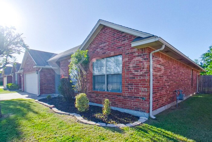 Building Photo - 521 SW 163rd St