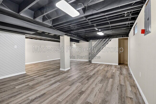 Building Photo - 6717 Lightwood Dr