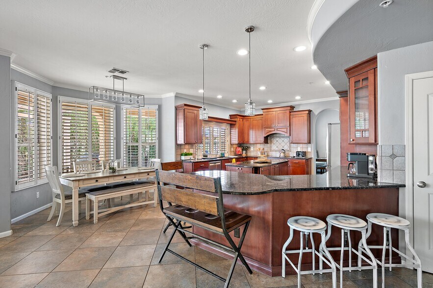 Building Photo - 13010 E Shangri La Rd