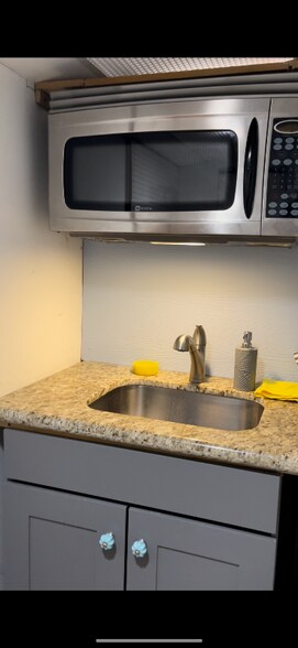 Building Photo - 6816 Osborne Dr