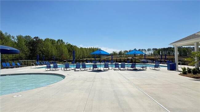 Building Photo - 61 Biltmore Pl