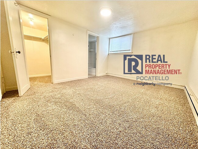 Building Photo - 159 S 11th Ave