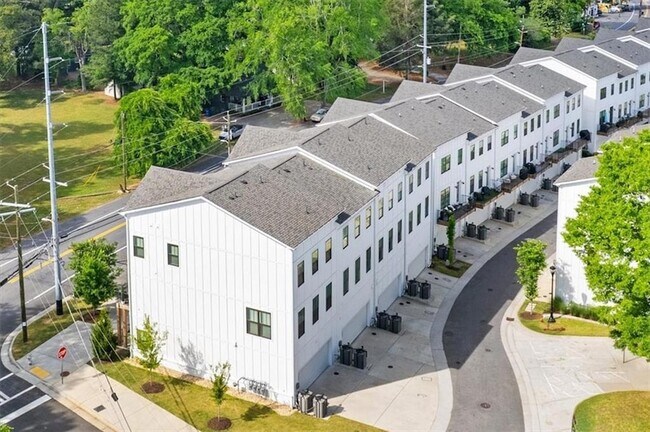 Building Photo - 2493 Sycamore Rd NW