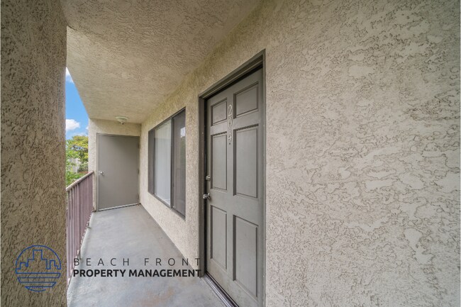 Building Photo - 2070 Magnolia