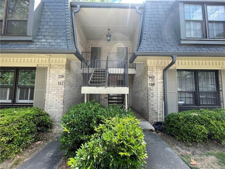 Building Photo - 138 Woodmere Square NW