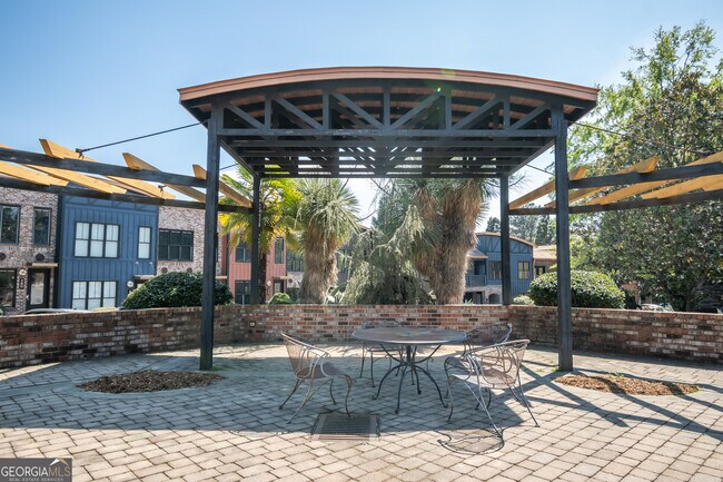 Building Photo - 118 Ruth Dr