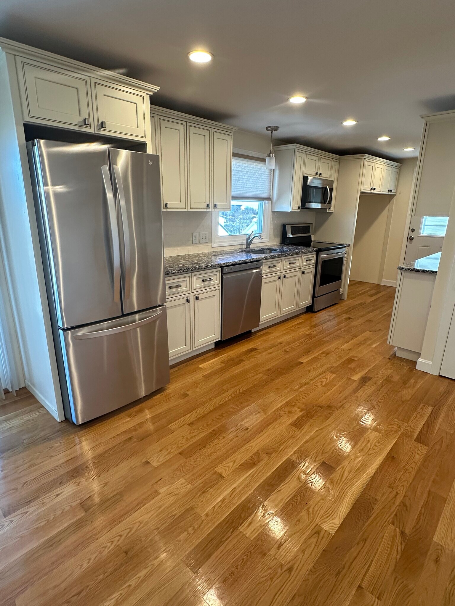 Building Photo - 48 Hauman St