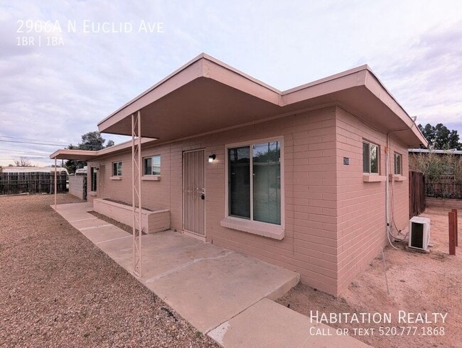 Building Photo - 2906 N Euclid Ave