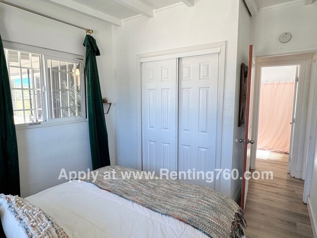 Building Photo - Cozy & Furnished 2 Bed 1 bath Home!