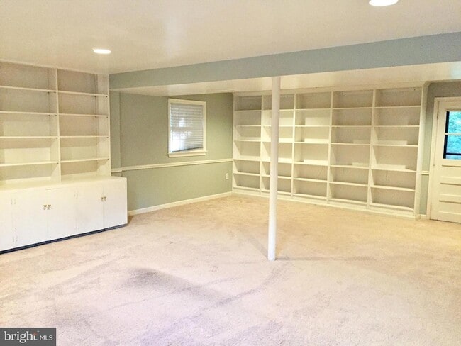 Building Photo - 7510 Cayuga Ave