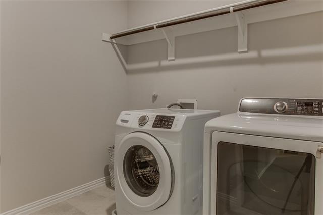 Building Photo - 612 Club Dr