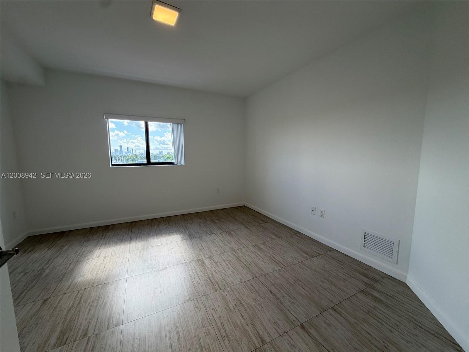 Building Photo - 1801 SW 32nd Ave