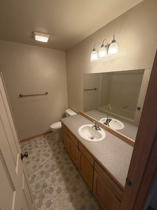 Building Photo - 1460 Juniper St