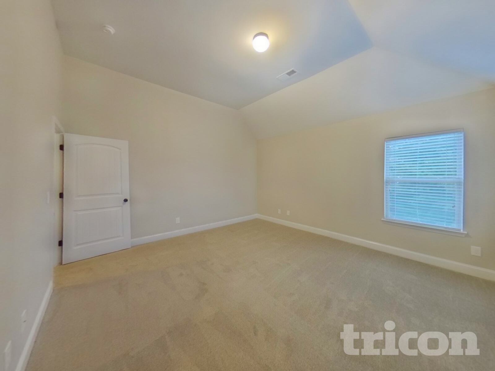 Building Photo - 910 Southfork Dr