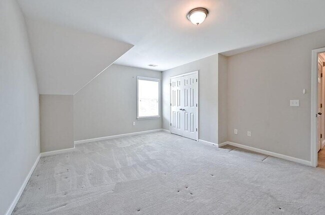 Building Photo - 2370 Scotney Castle Ln